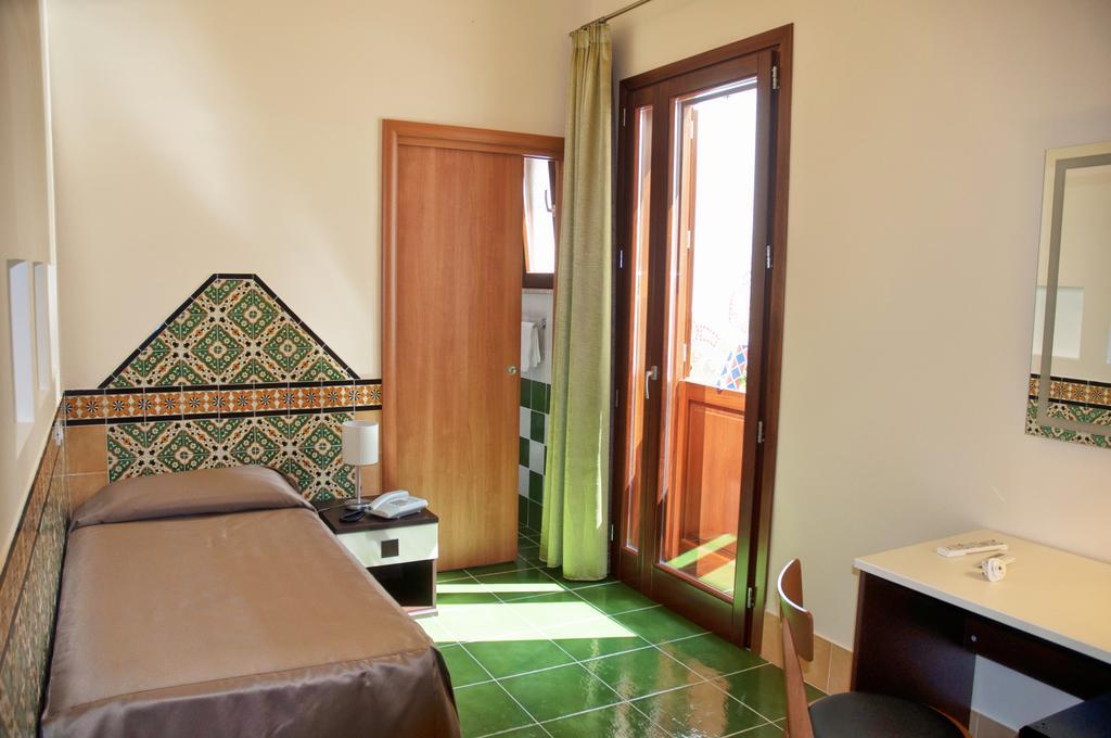 סן ויטו לו קאפו Hotel Riva Del Sole מראה חיצוני תמונה