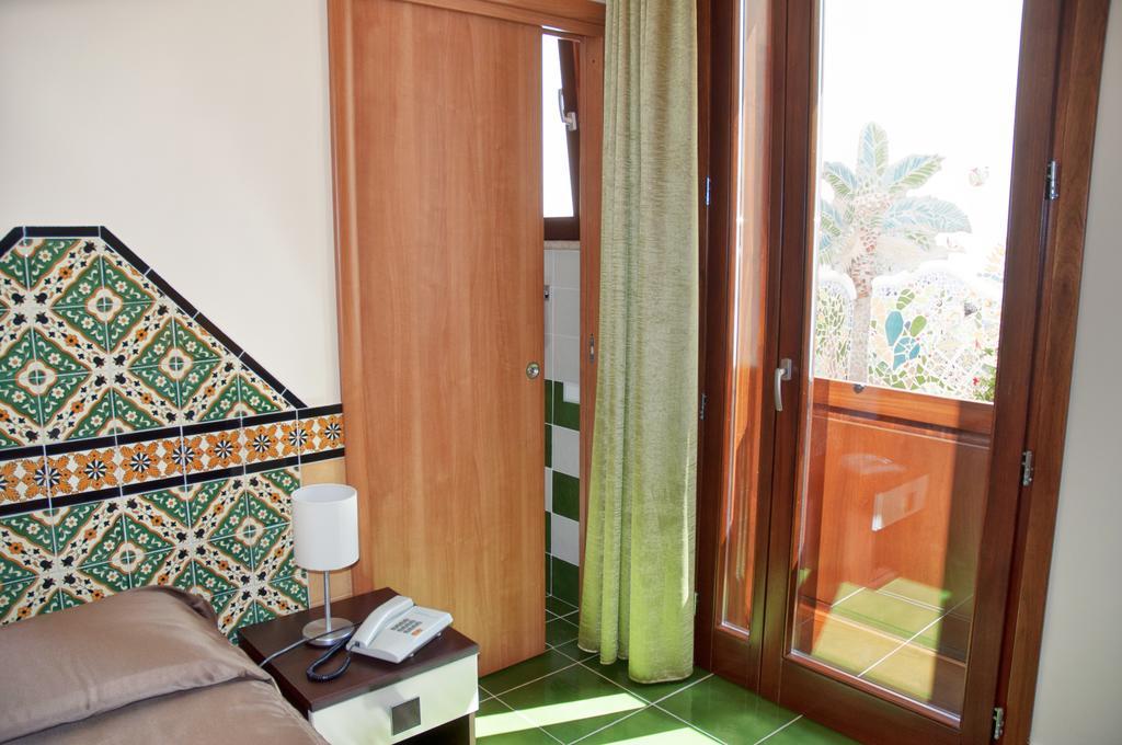 סן ויטו לו קאפו Hotel Riva Del Sole מראה חיצוני תמונה
