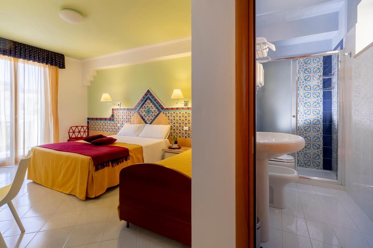 סן ויטו לו קאפו Hotel Riva Del Sole מראה חיצוני תמונה