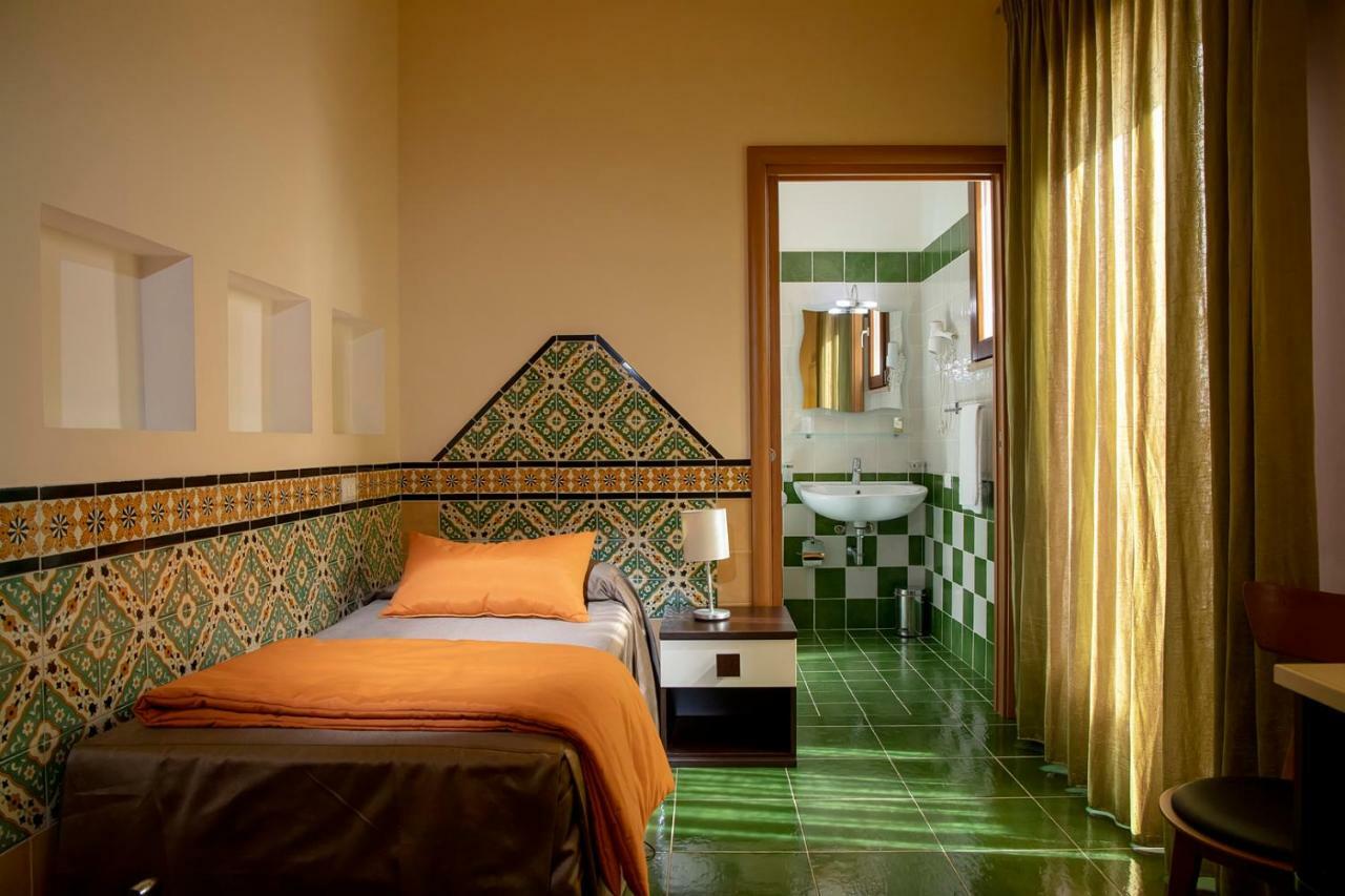 סן ויטו לו קאפו Hotel Riva Del Sole מראה חיצוני תמונה
